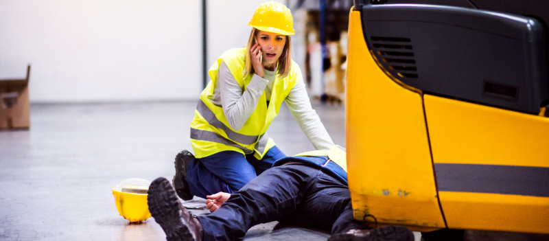 5 workplace first aid skills everyone should have